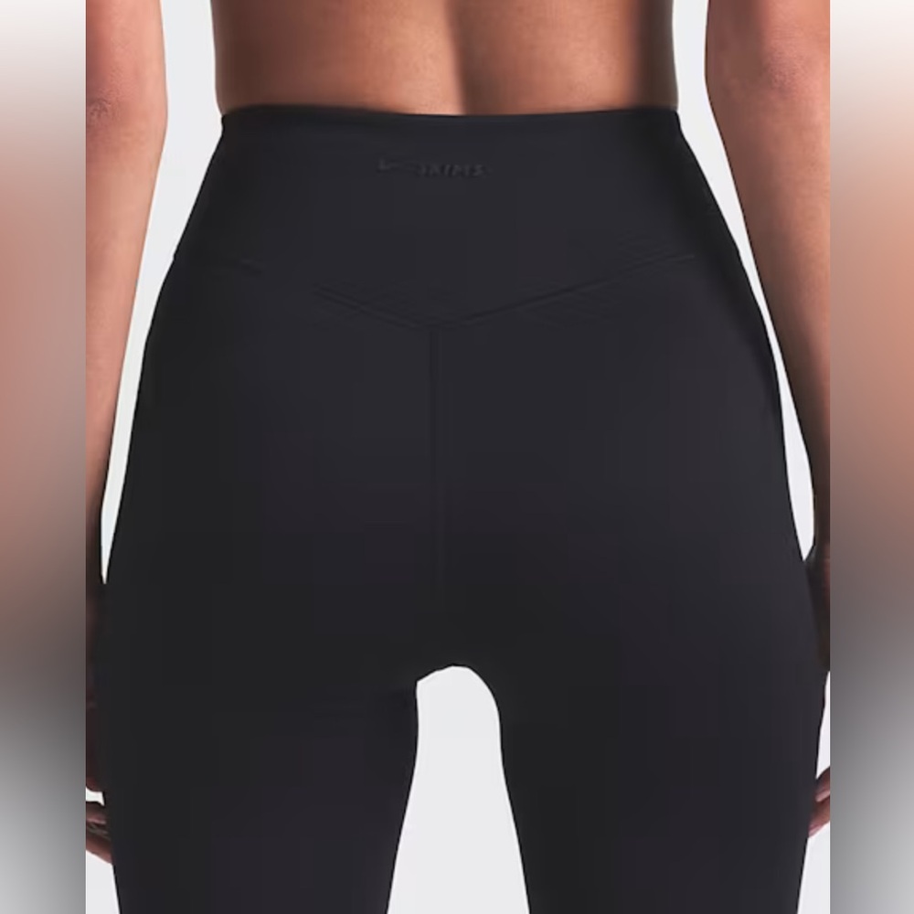 NikeSKIMS Matte Women's High-Waisted 26" Leggings medium - Picture 3 of 16